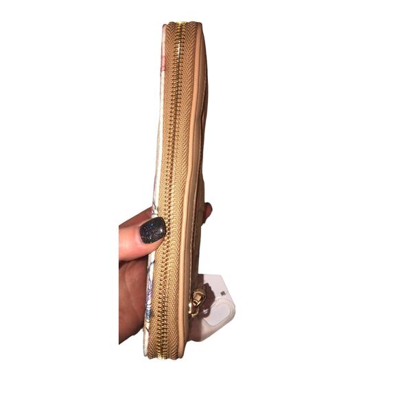 NWT Time & Tru Floral Tan Large Zip Around Wallet -‎ Lots Of Storage!!! - Picture 4 of 10